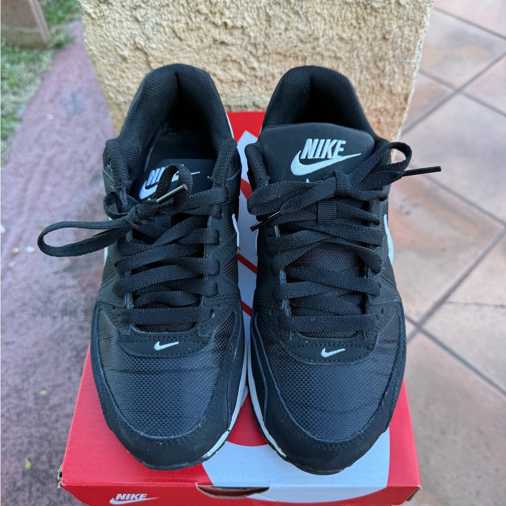 Nike Women’s Air Max Command Sneakers (Size 7) - Picture 5 of 12